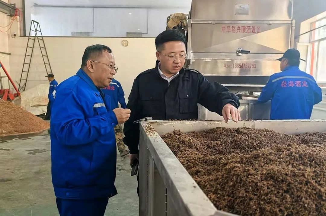 县长梁巍调研督导环境卫生及重点项目建设等工作